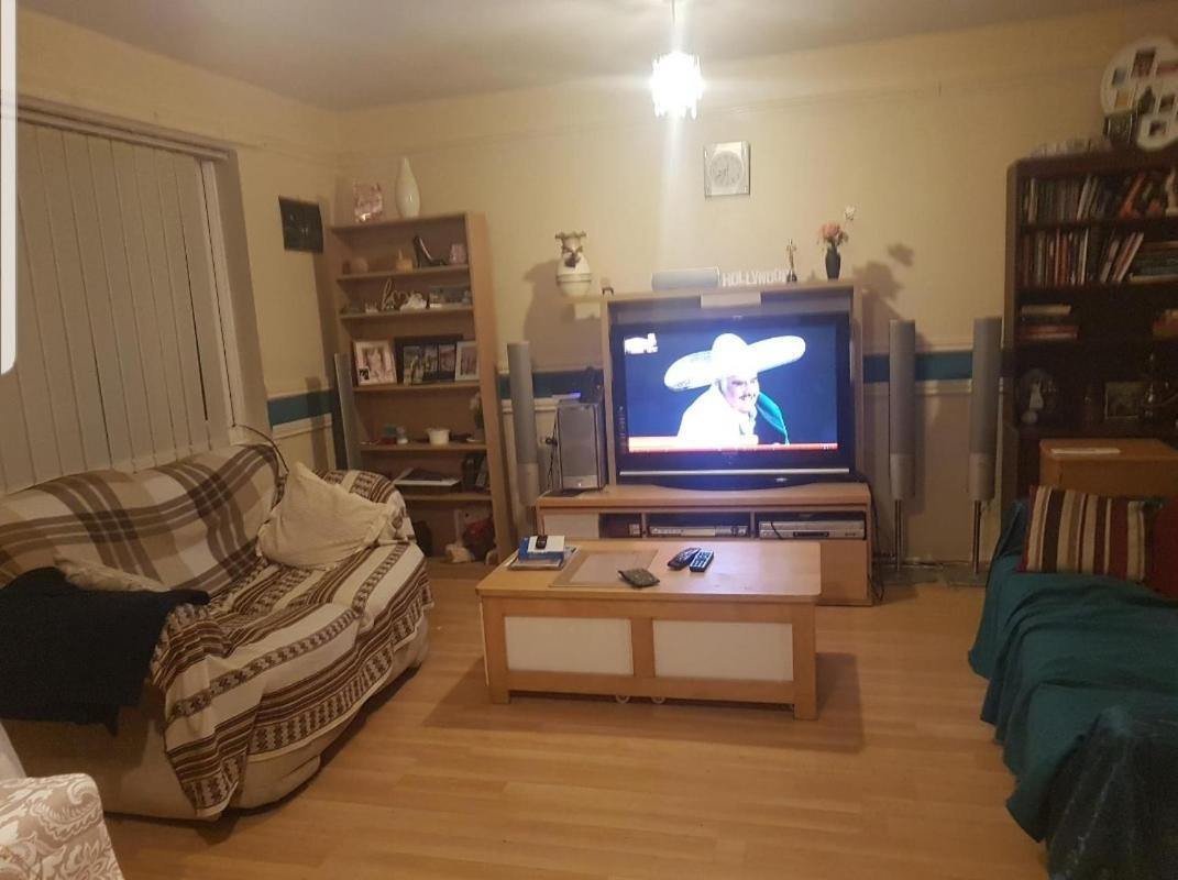 Double Bedroom In Ливърпул Екстериор снимка