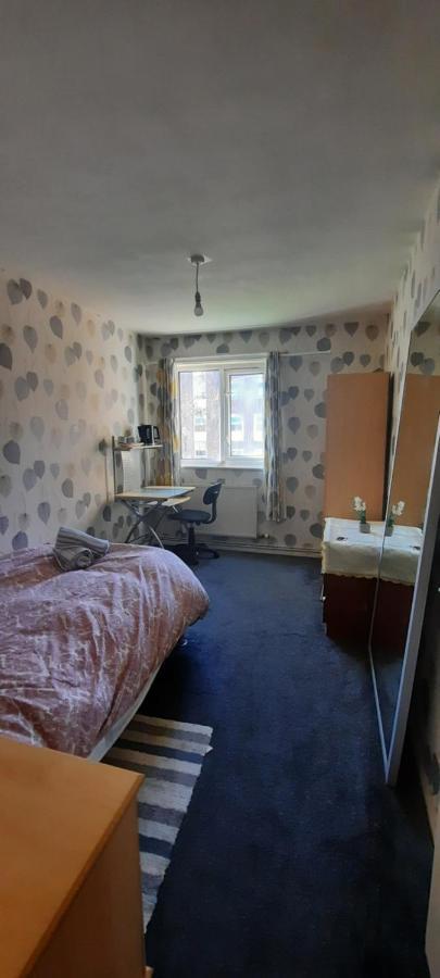 Double Bedroom In Ливърпул Екстериор снимка